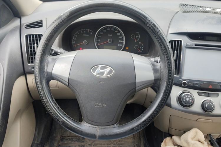 Used Hyundai Celesta 2011 1.6L Manual Luxury Model Steering Wheel