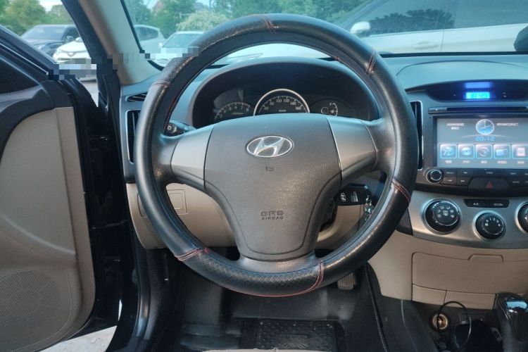 Used Hyundai Celesta 2011 1.6L Automatic Comfort Edition Steering Wheel