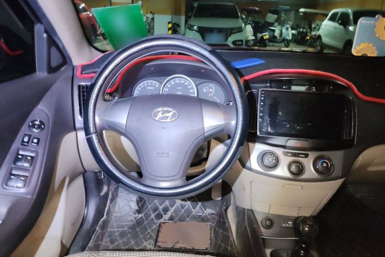 Used Hyundai Celesta 2011 1.6L Manual Luxury Model Steering Wheel