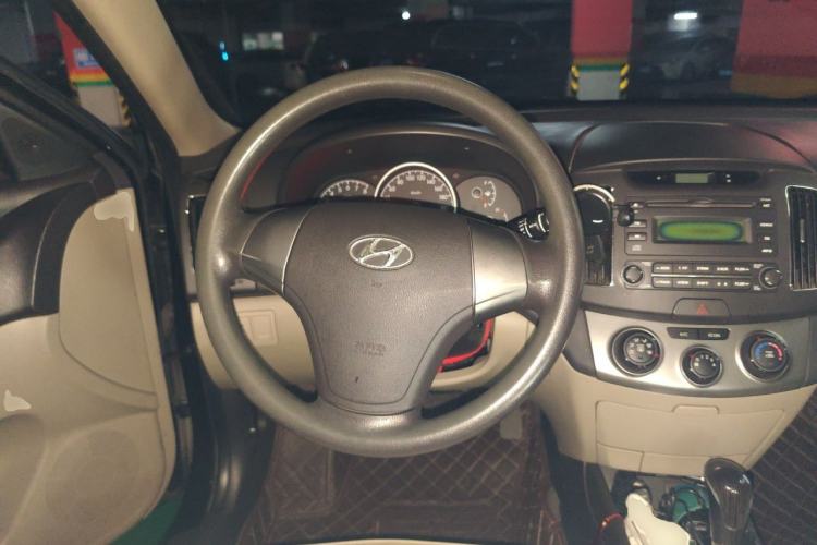 Used Hyundai Celesta 2011 1.6L Automatic Comfort Edition Steering Wheel