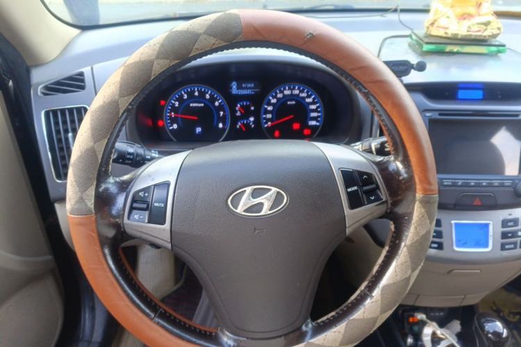 Used Hyundai Celesta 2011 1.6L Automatic Luxury Version Steering Wheel