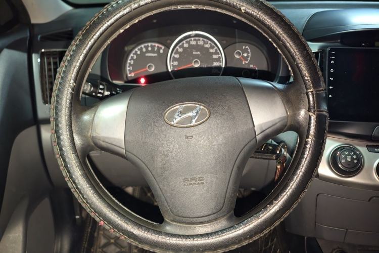 Used Hyundai Celesta 2011 1.6L Automatic Comfort Edition Steering Wheel