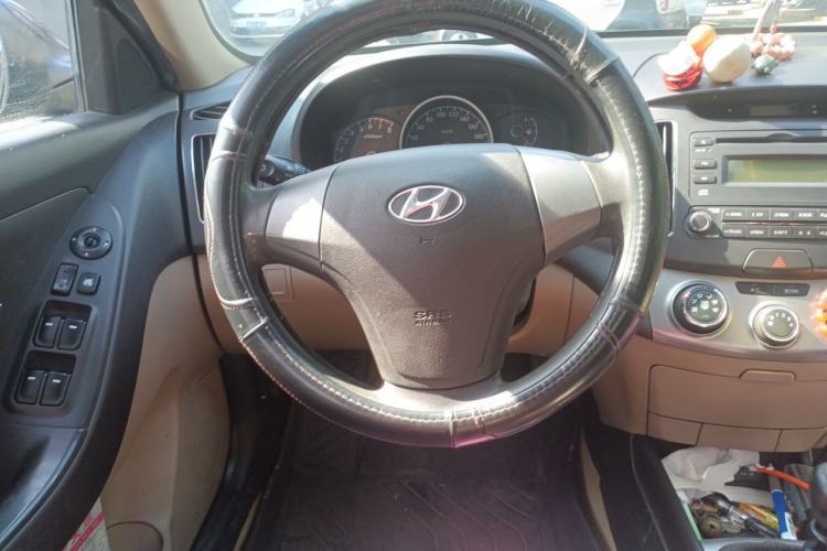 Used Hyundai Celesta 2011 1.6L Manual Luxury Model Steering Wheel