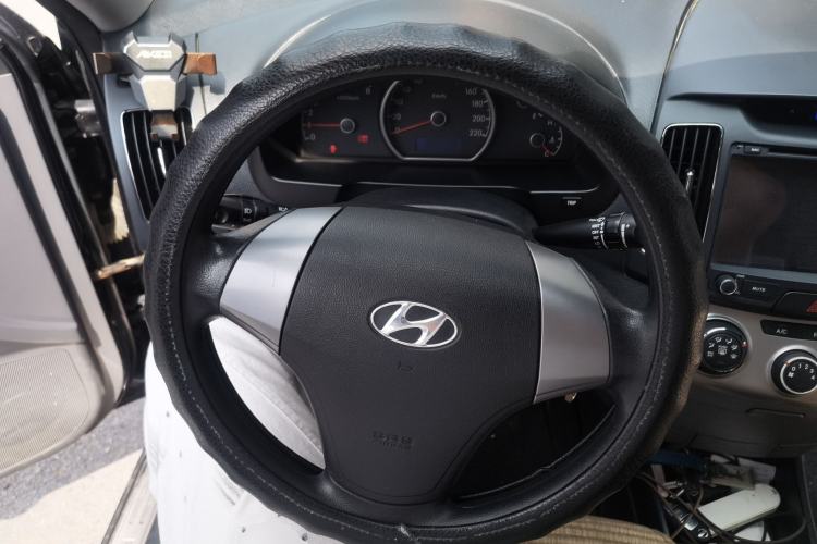 Used Hyundai Celesta 2011 1.6L Manual Comfort Edition Steering Wheel
