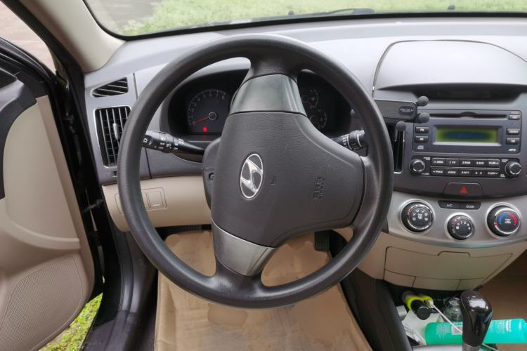 Used Hyundai Celesta 2011 1.6L Automatic Comfort Edition Steering Wheel