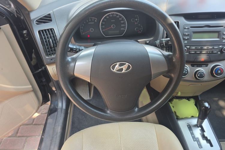 Used Hyundai Celesta 2011 1.6L Automatic Comfort Edition Steering Wheel