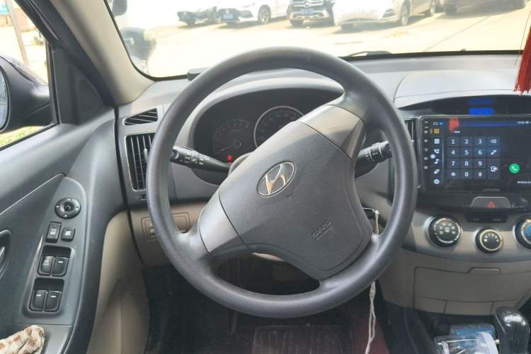 Used Hyundai Celesta 2011 1.6L Automatic Comfort Edition Steering Wheel