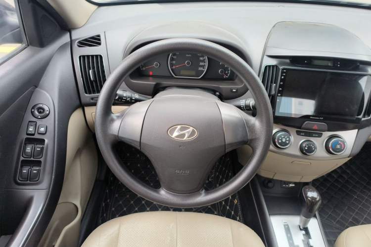 Used Hyundai Celesta 2011 1.6L Automatic Comfort Edition Steering Wheel