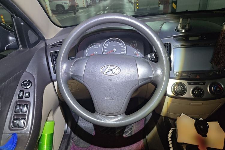 Used Hyundai Celesta 2011 1.6L Manual Luxury Model Steering Wheel
