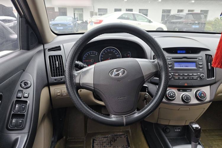 Used Hyundai Celesta 2011 1.6L Automatic Comfort Edition Steering Wheel