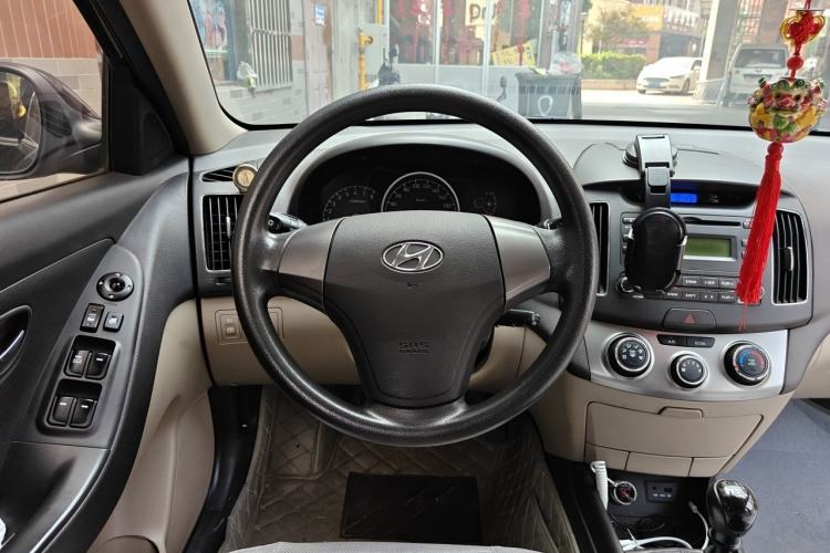 Used Hyundai Celesta 2011 1.6L Manual Luxury Model Steering Wheel