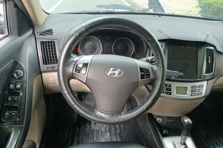 Used Hyundai Celesta 2011 1.6L Automatic Luxury Version Steering Wheel