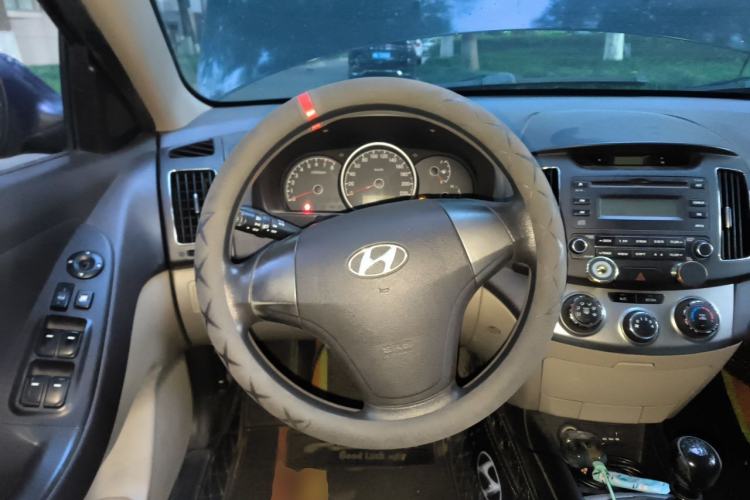 Used Hyundai Celesta 2011 1.6L Manual Luxury Model Steering Wheel