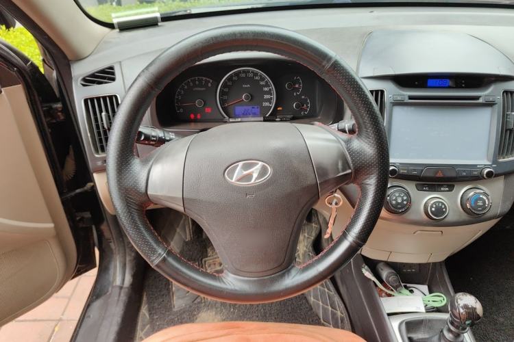 Used Hyundai Celesta 2011 1.6L Manual Luxury Model Steering Wheel