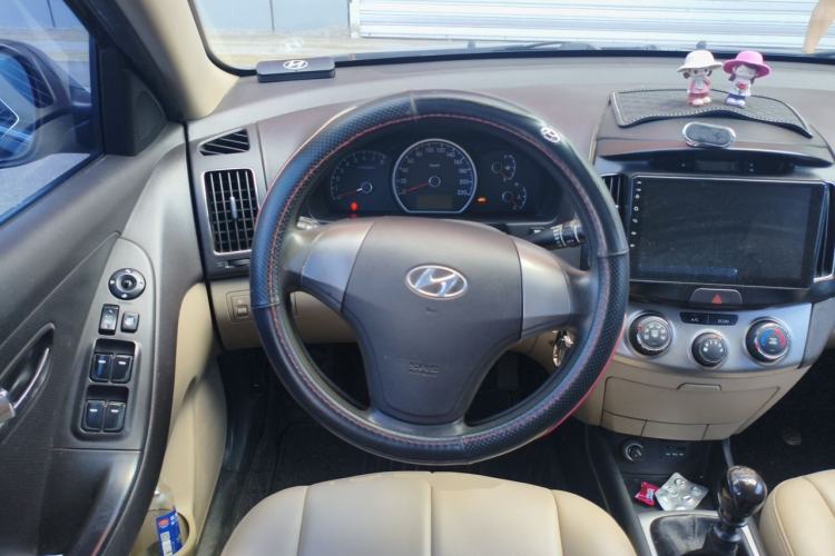 Used Hyundai Celesta 2011 1.6L Manual Luxury Model Steering Wheel