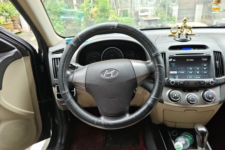 Used Hyundai Celesta 2011 1.6L Automatic Comfort Edition Steering Wheel