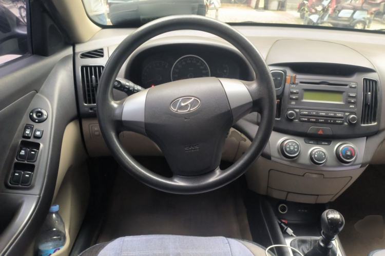 Used Hyundai Celesta 2011 1.6L Manual Luxury Model Steering Wheel