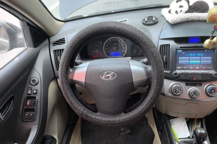 Used Hyundai Celesta 2011 1.6L Manual Luxury Model Steering Wheel