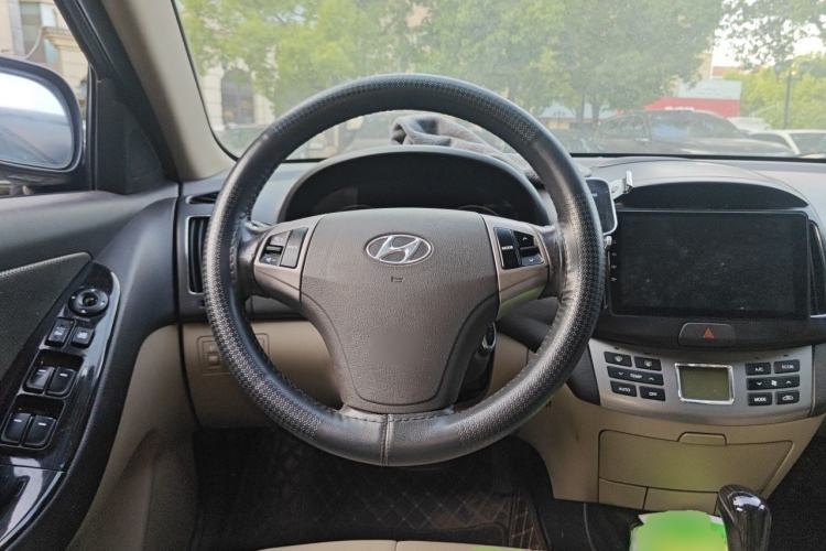 Used Hyundai Celesta 2011 1.6L Automatic Top-Tier Version Steering Wheel