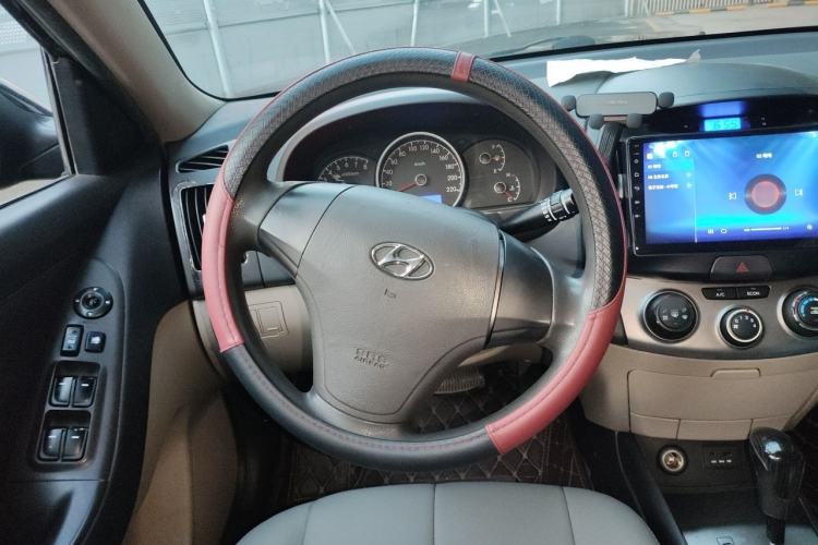 Used Hyundai Celesta 2011 1.6L Automatic Comfort Edition Steering Wheel