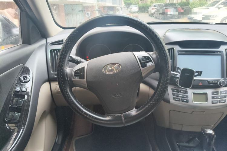 Used Hyundai Celesta 2011 1.6L Automatic Luxury Version Steering Wheel