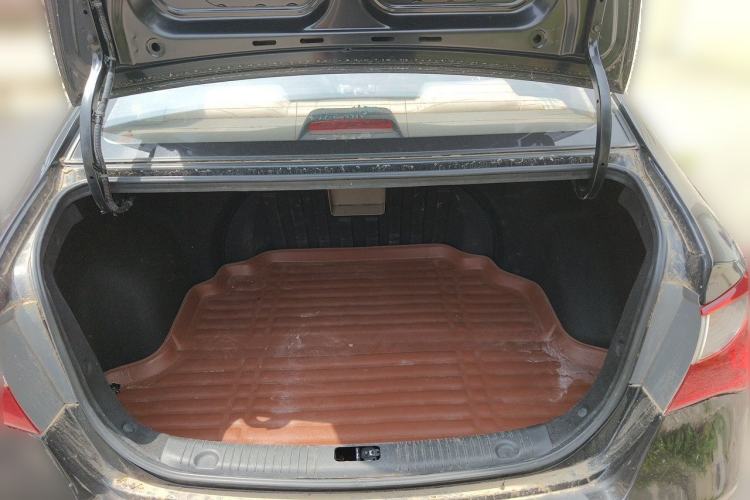 Used Hyundai Celesta 2011 1.6L Manual Luxury Model Trunk