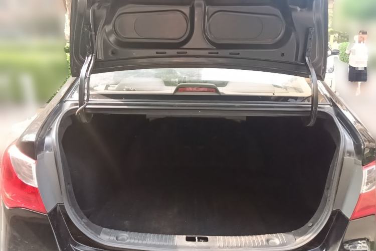 Used Hyundai Celesta 2011 1.6L Automatic Comfort Edition Trunk