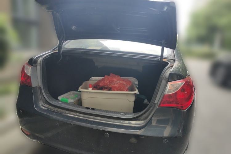 Used Hyundai Celesta 2011 1.6L Manual Comfort Edition Trunk