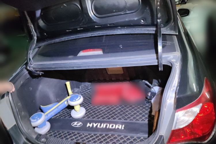Used Hyundai Celesta 2011 1.6L Manual Luxury Model Trunk