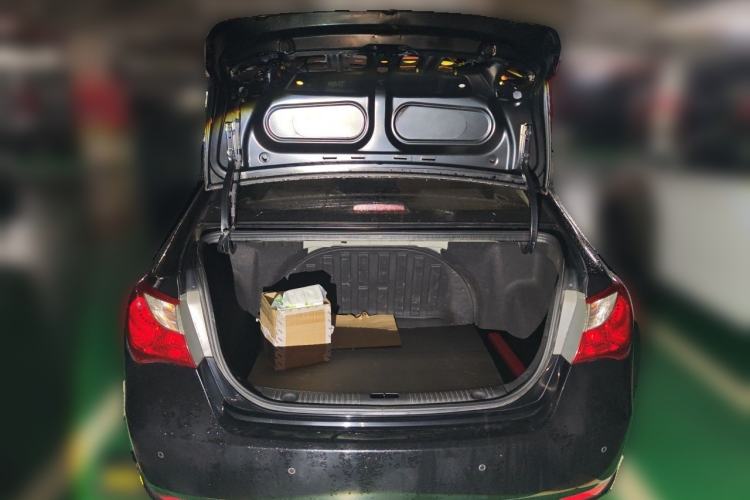 Used Hyundai Celesta 2011 1.6L Automatic Comfort Edition Trunk