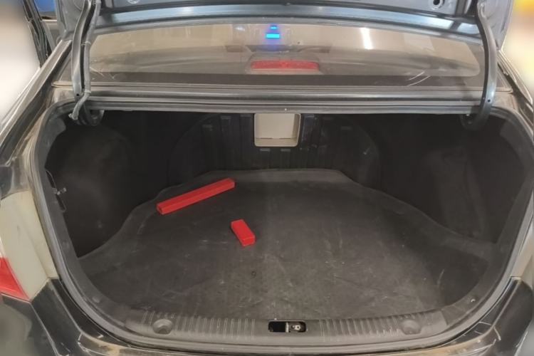 Used Hyundai Celesta 2011 1.6L Automatic Luxury Version Trunk