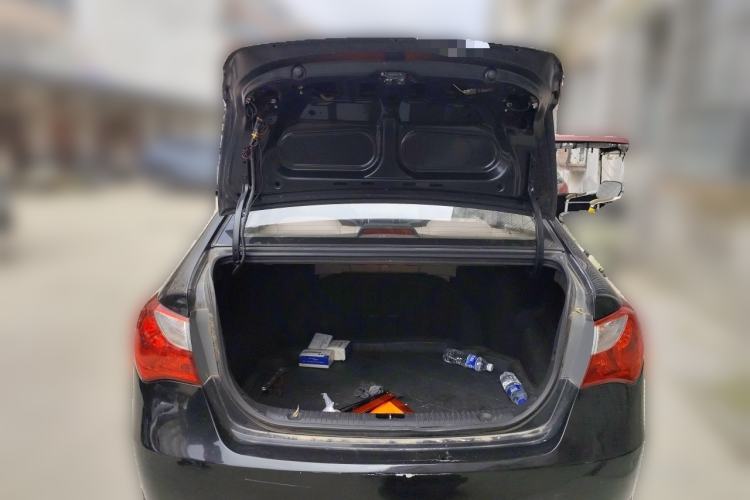 Used Hyundai Celesta 2011 1.6L Manual Comfort Edition Trunk