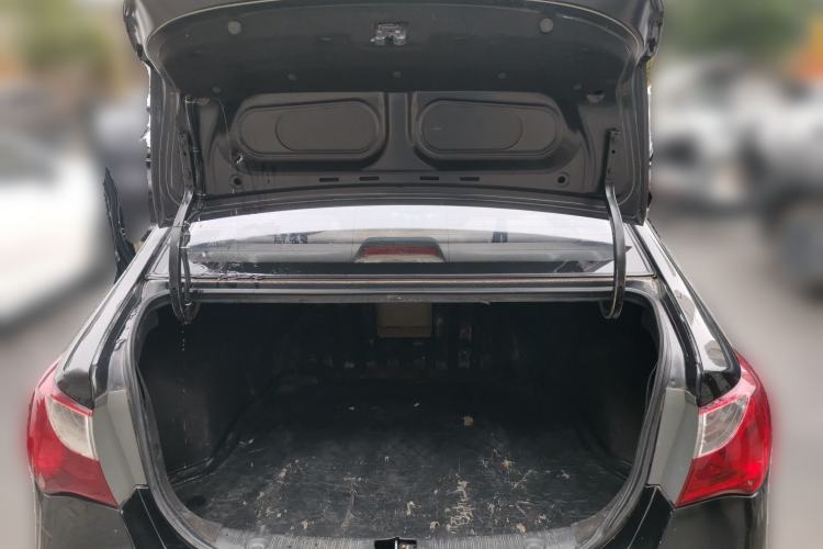 Used Hyundai Celesta 2011 1.6L Manual Luxury Model Trunk