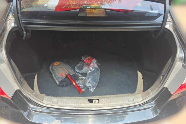 Used Hyundai Celesta 2011 1.6L Automatic Comfort Edition Trunk