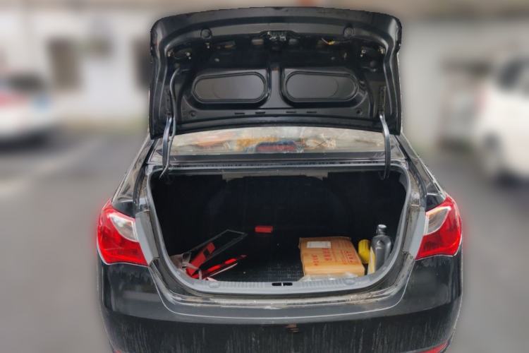 Used Hyundai Celesta 2011 1.6L Manual Comfort Edition Trunk