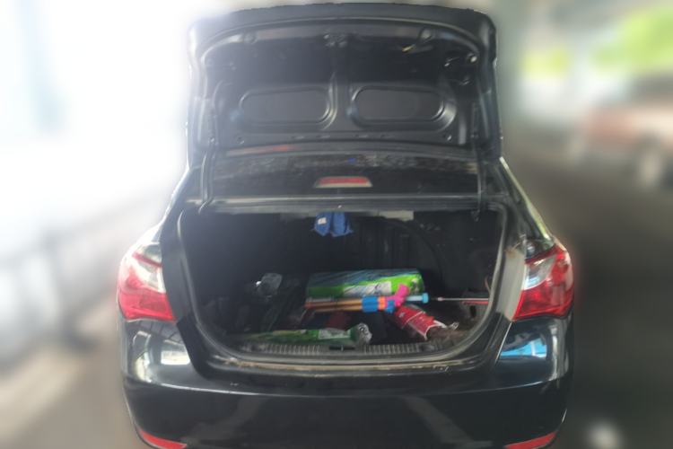 Used Hyundai Celesta 2011 1.6L Manual Comfort Edition Trunk