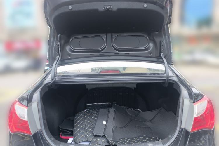 Used Hyundai Celesta 2011 1.6L Automatic Comfort Edition Trunk