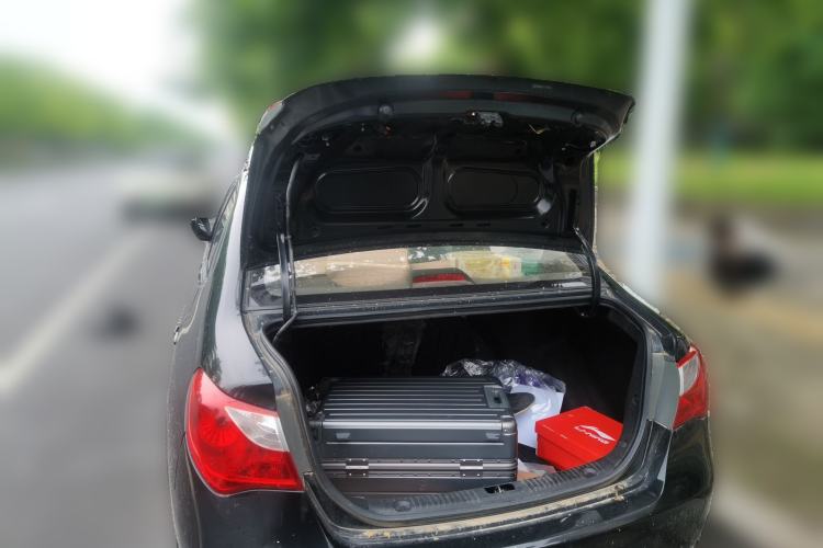 Used Hyundai Celesta 2011 1.6L Manual Comfort Edition Trunk