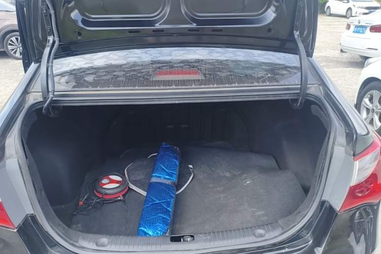 Used Hyundai Celesta 2011 1.6L Automatic Comfort Edition Trunk