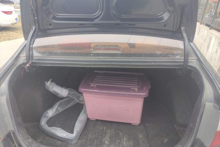Used Hyundai Celesta 2011 1.6L Manual Comfort Edition Trunk