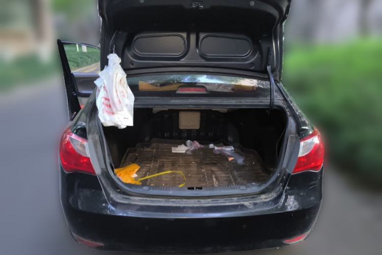 Used Hyundai Celesta 2011 1.6L Manual Luxury Model Trunk