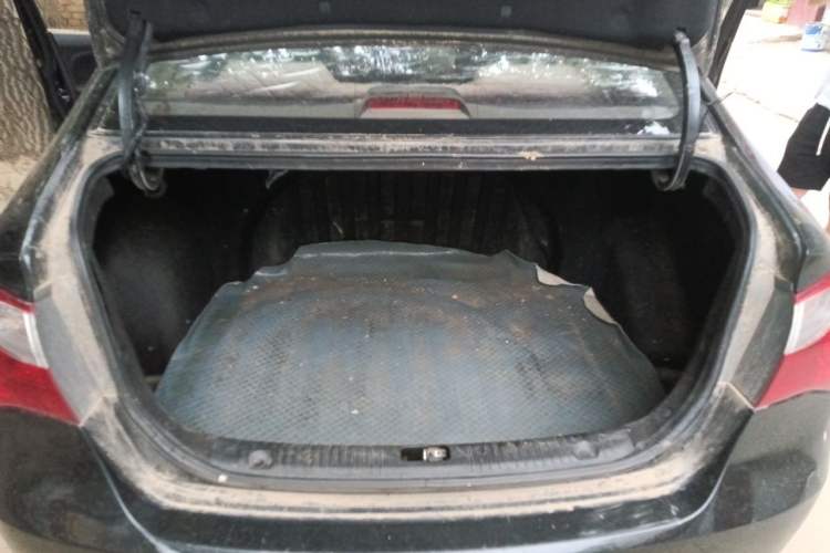 Used Hyundai Celesta 2011 1.6L Manual Comfort Edition Trunk