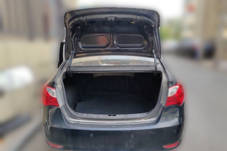 Used Hyundai Celesta 2011 1.6L Manual Comfort Edition Trunk