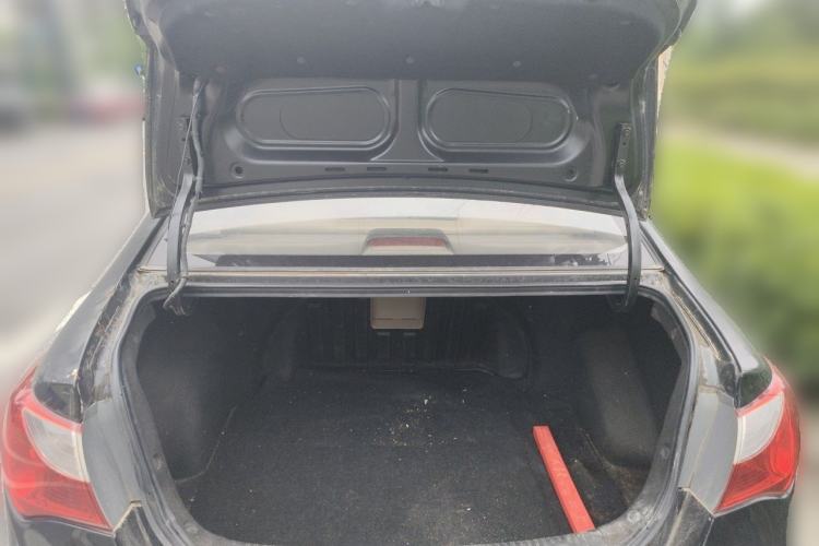 Used Hyundai Celesta 2011 1.6L Automatic Luxury Version Trunk