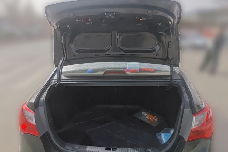 Used Hyundai Celesta 2011 1.6L Manual Comfort Edition Trunk