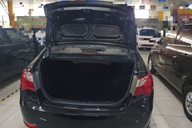 Used Hyundai Celesta 2011 1.6L Manual Comfort Edition Trunk