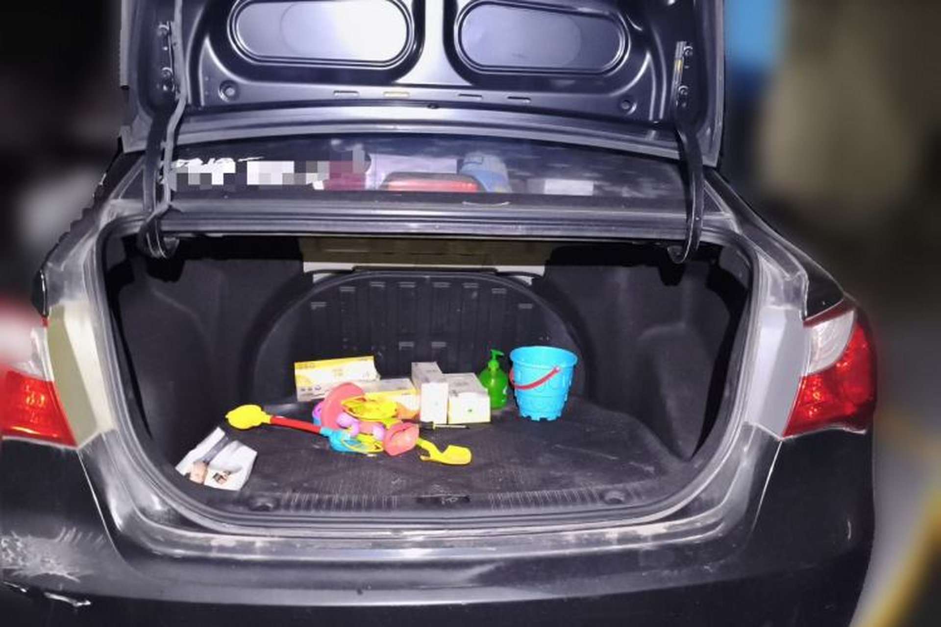 Used Hyundai Celesta 2011 1.6L Manual Comfort Edition Trunk
