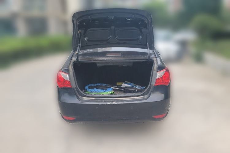 Used Hyundai Celesta 2011 1.6L Manual Comfort Edition Trunk