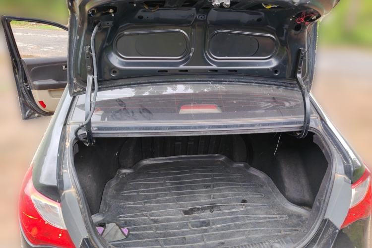 Used Hyundai Celesta 2011 1.6L Manual Comfort Edition Trunk
