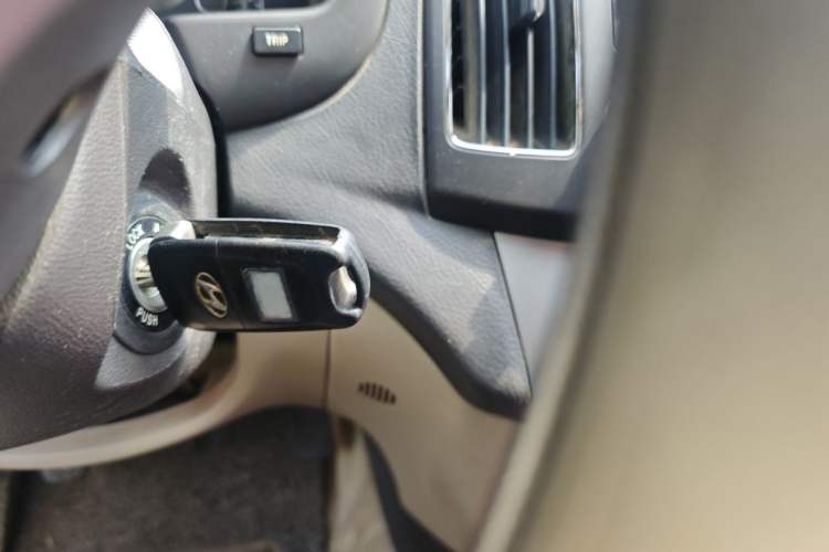 Used Hyundai Celesta 2011 1.6L Manual Comfort Edition Vehicle Key